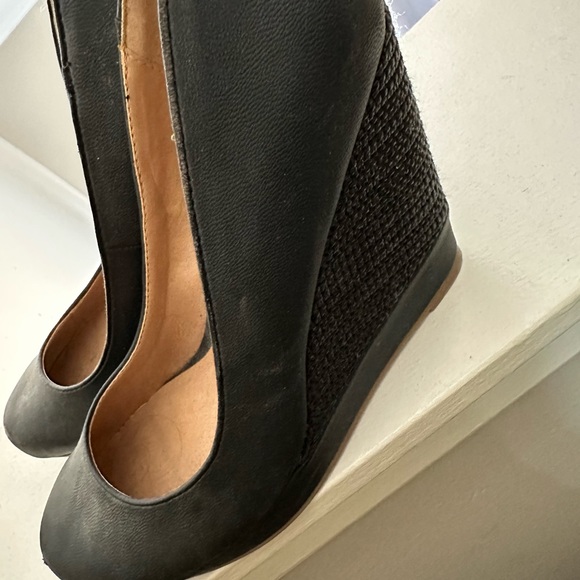 NEW call is spring wedges - Picture 2 of 4